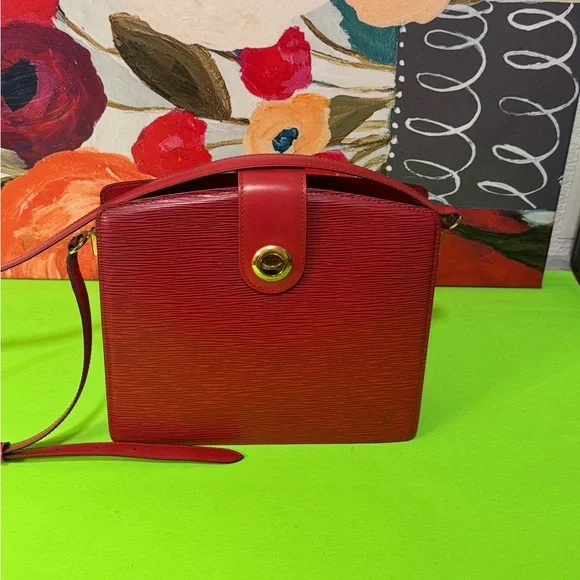 Louis Vuitton Epi Shoulder bag Elegant Red Designer Women's Bag. - Picture 10 of 14